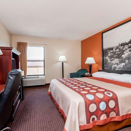 Hotel Super 8 By Wyndham Harrisburg Esterno foto