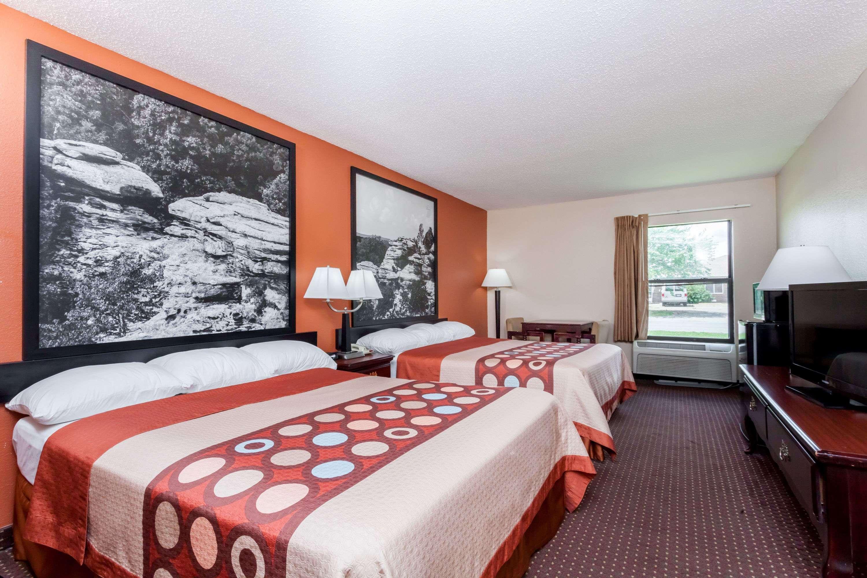 Hotel Super 8 By Wyndham Harrisburg Esterno foto