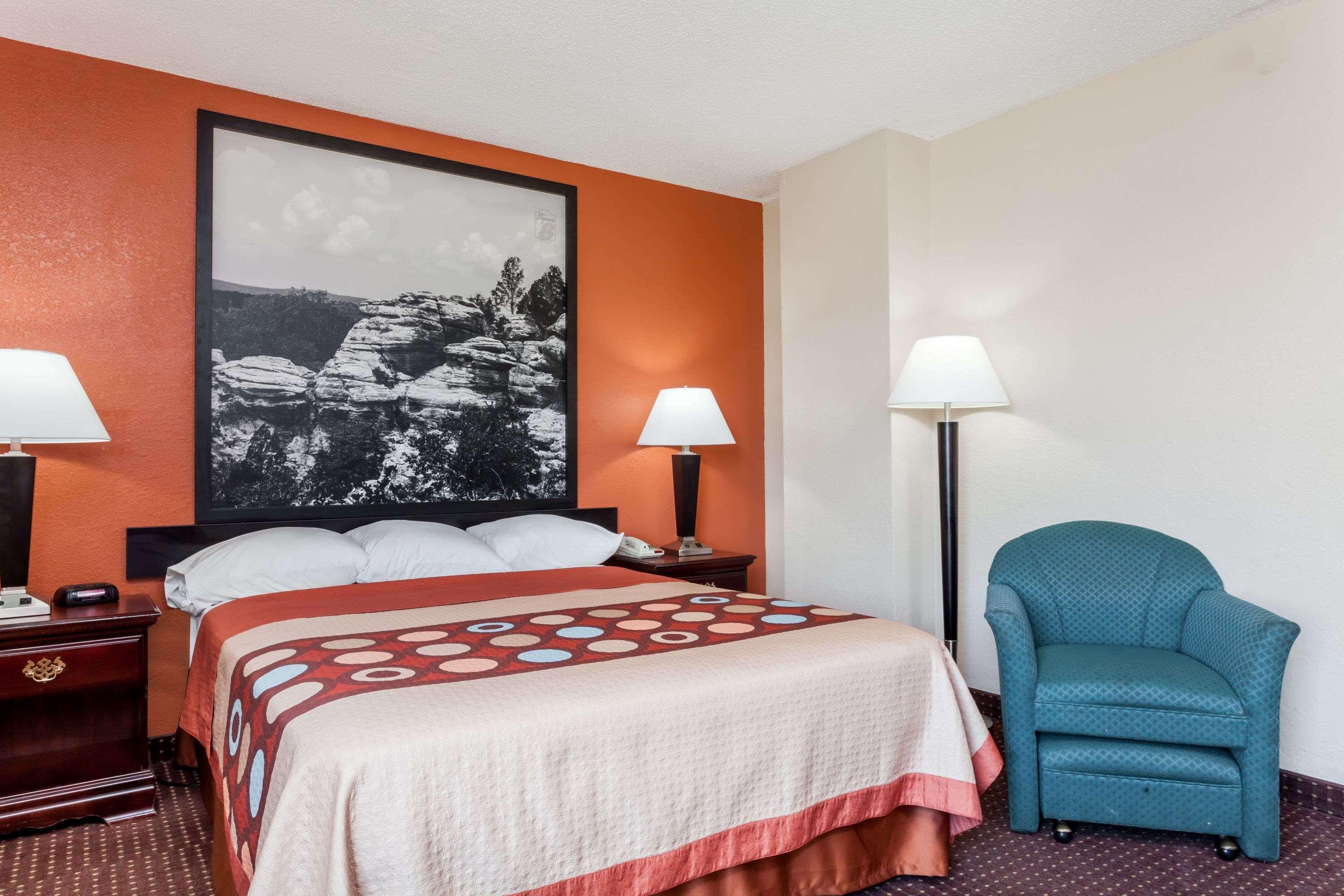 Hotel Super 8 By Wyndham Harrisburg Esterno foto