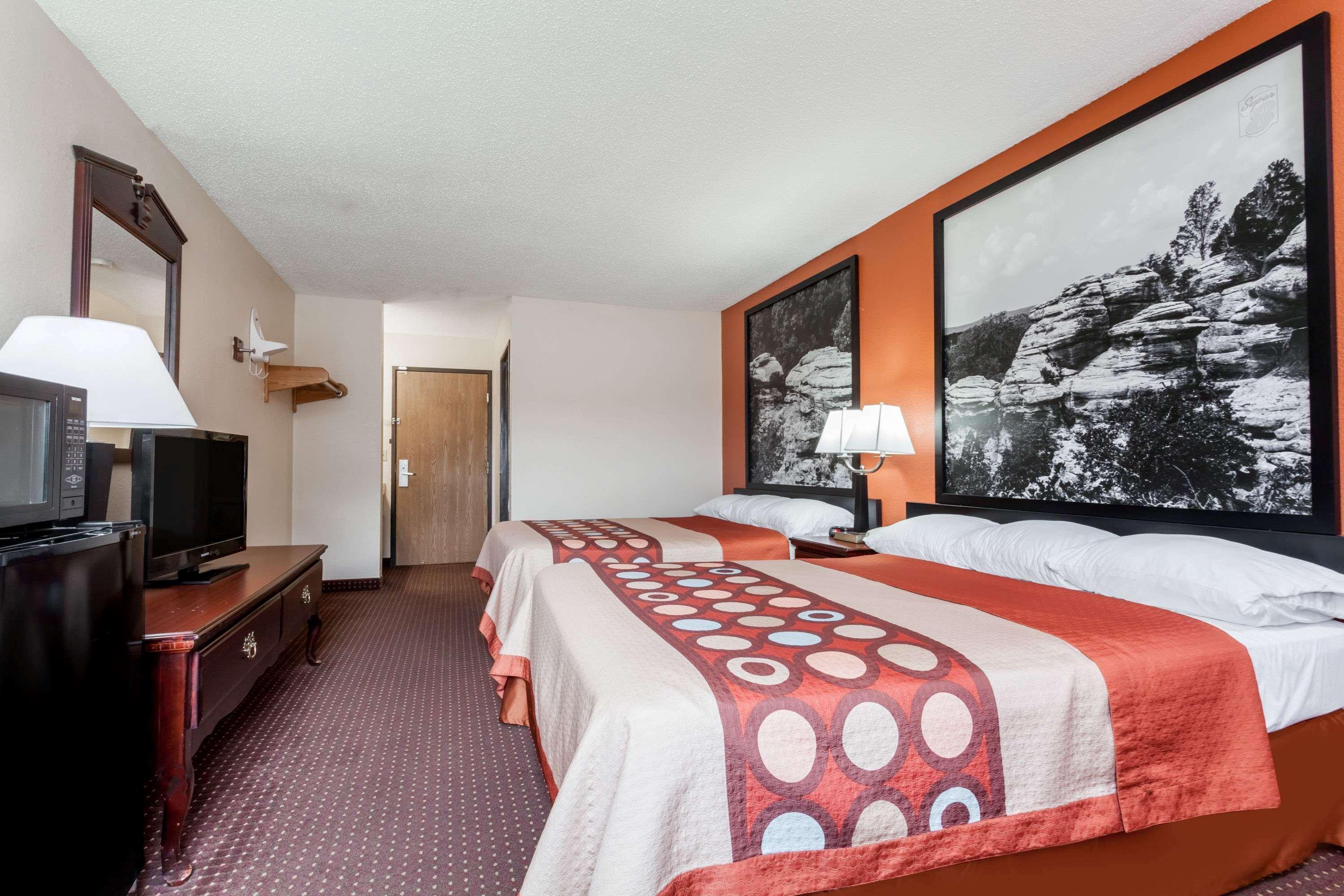Hotel Super 8 By Wyndham Harrisburg Esterno foto