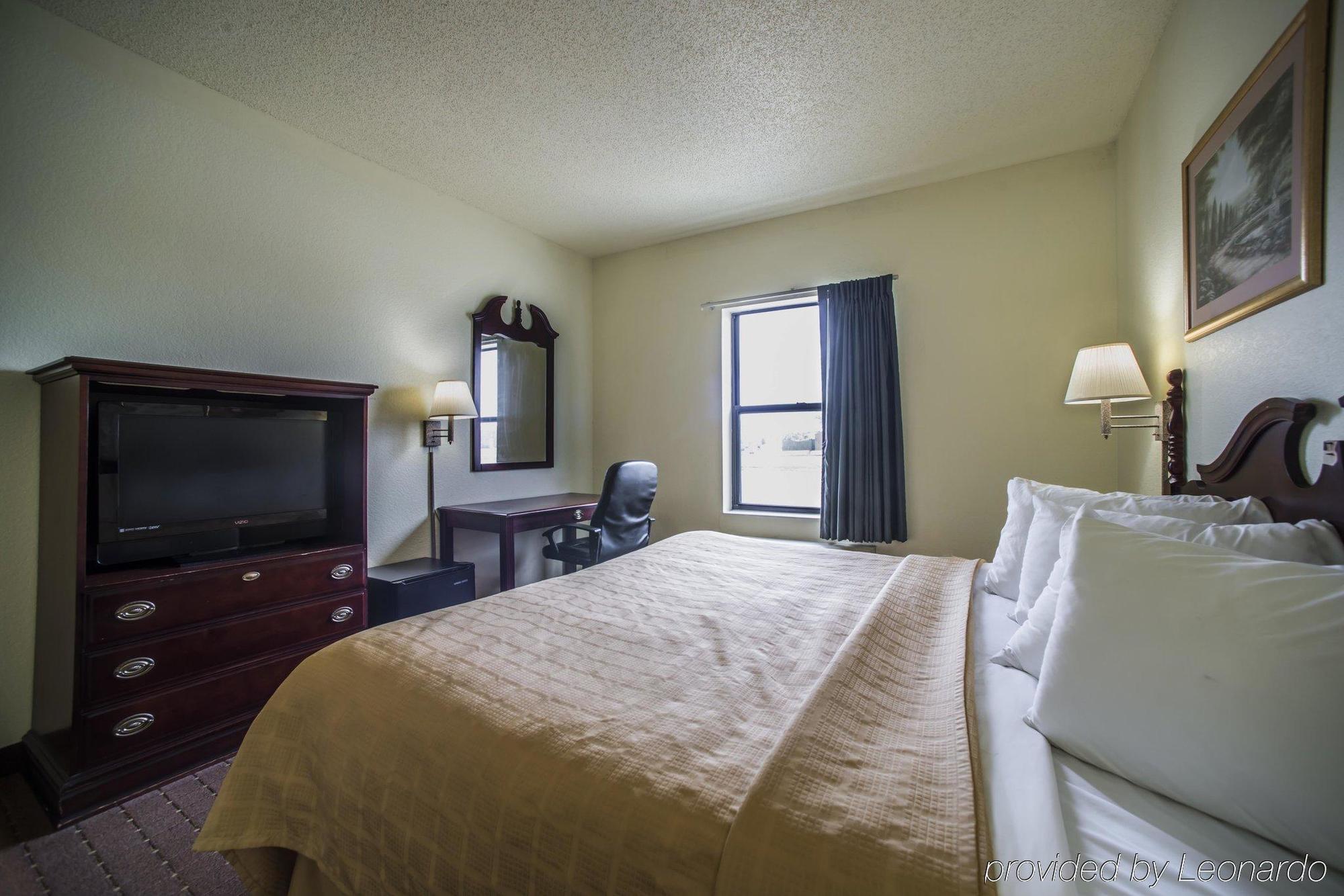 Hotel Super 8 By Wyndham Harrisburg Esterno foto