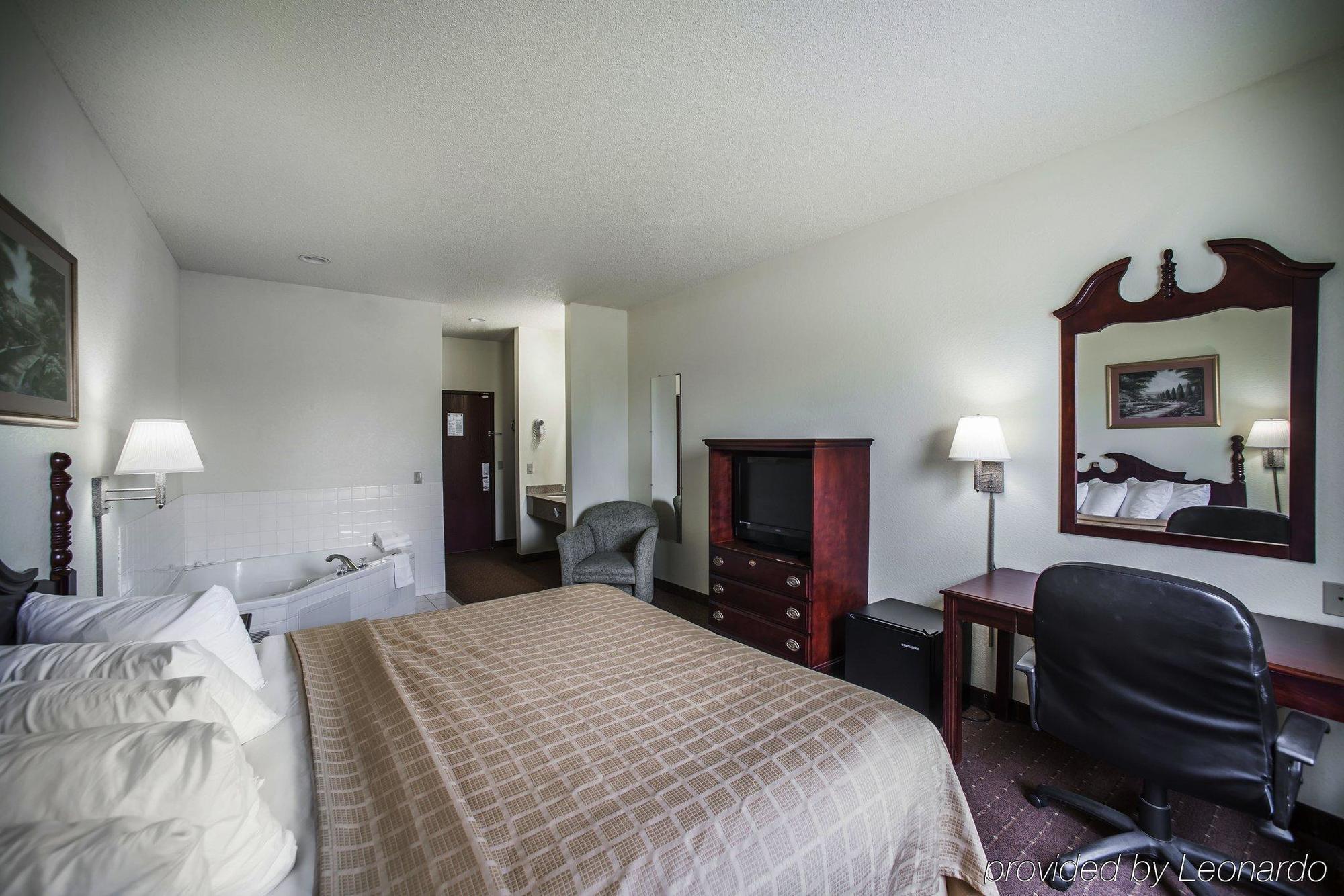 Hotel Super 8 By Wyndham Harrisburg Esterno foto