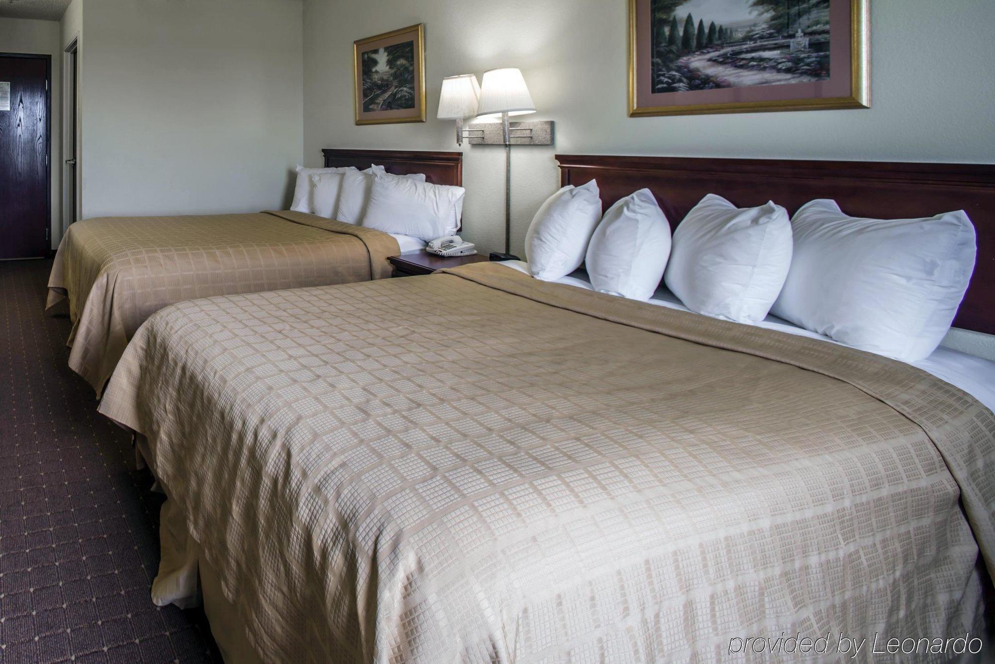 Hotel Super 8 By Wyndham Harrisburg Esterno foto
