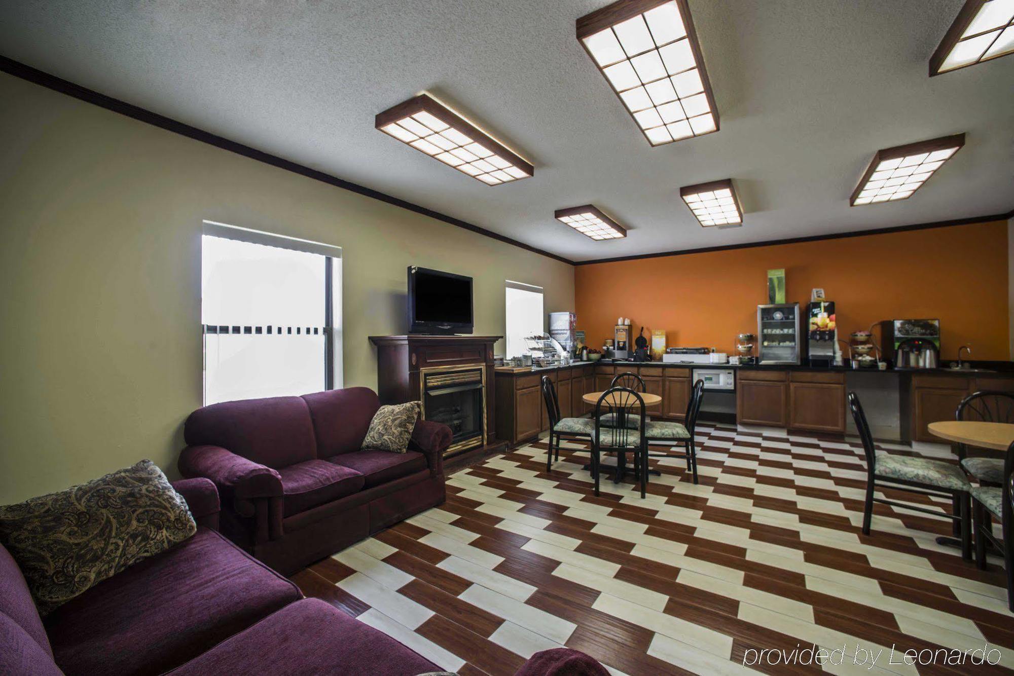 Hotel Super 8 By Wyndham Harrisburg Esterno foto