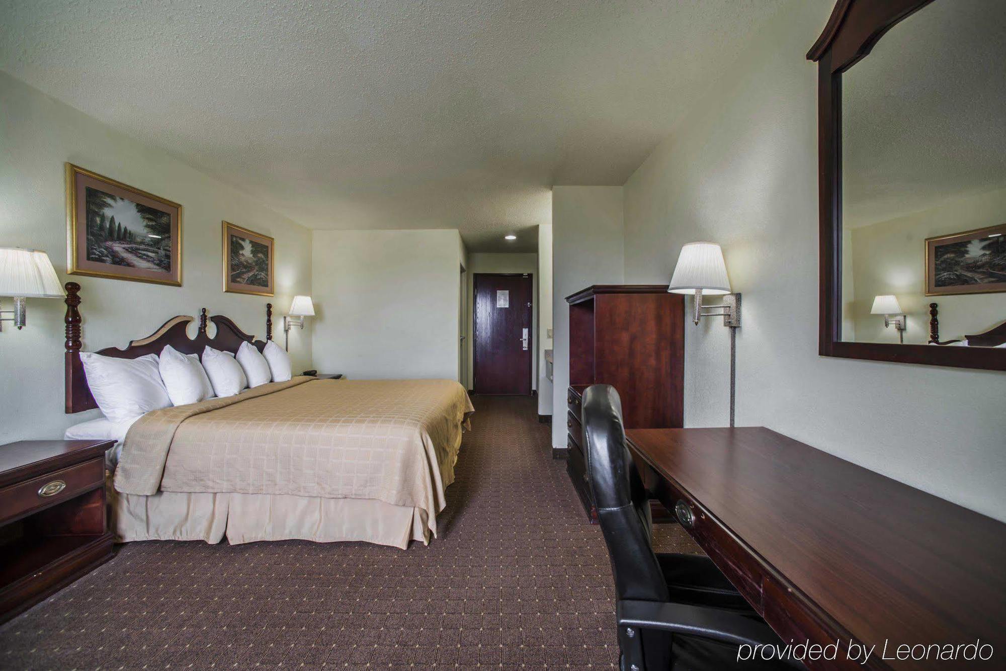 Hotel Super 8 By Wyndham Harrisburg Esterno foto