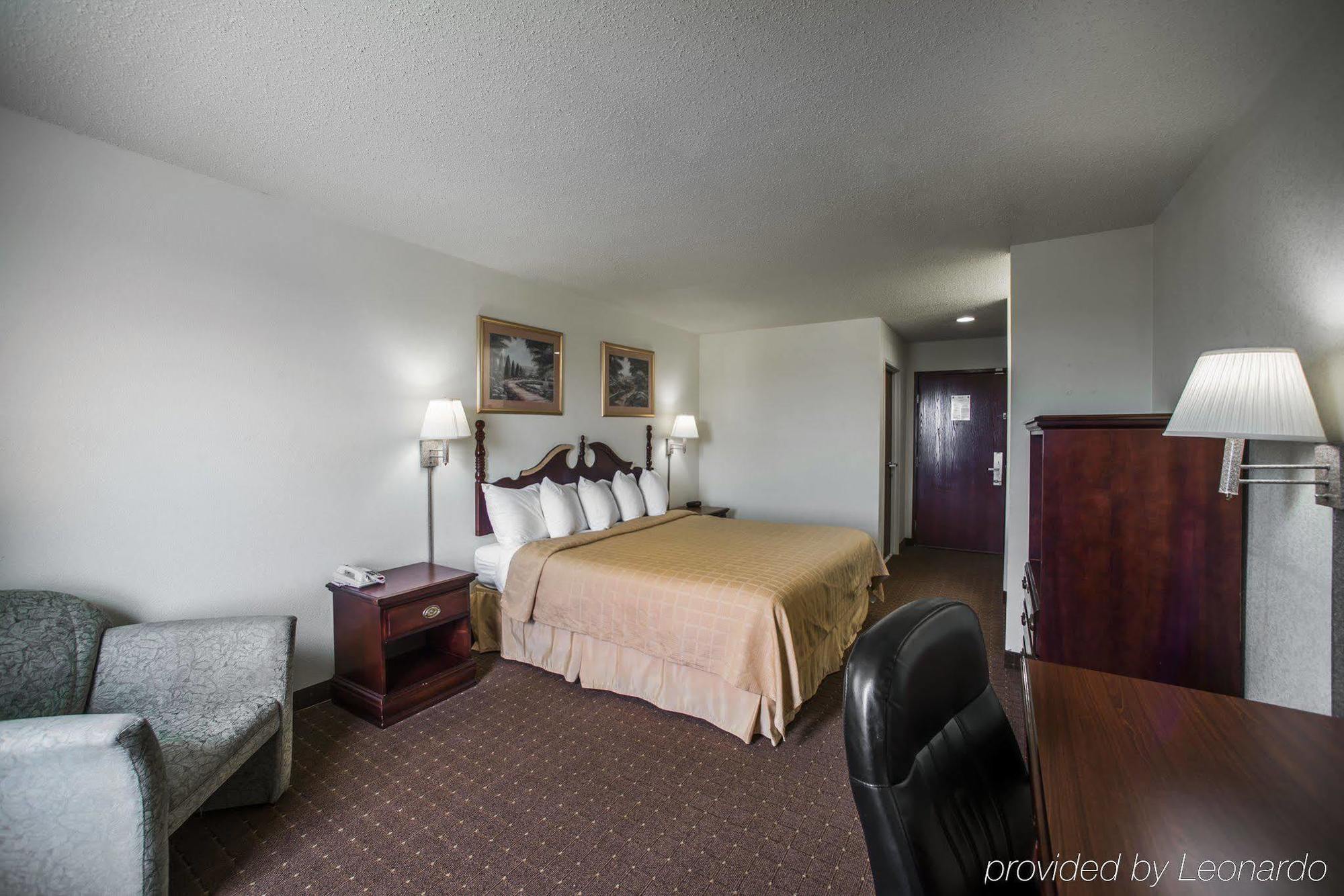 Hotel Super 8 By Wyndham Harrisburg Esterno foto
